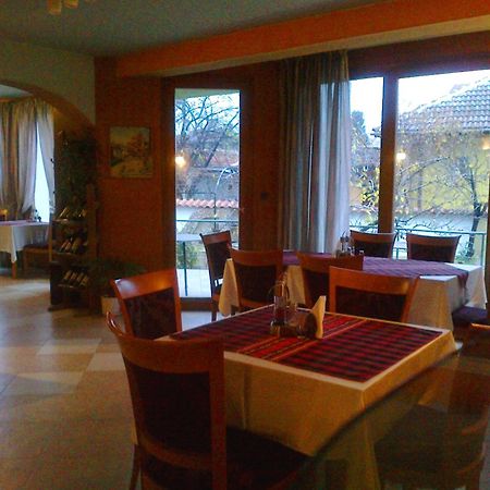 Family Hotel Sonata Samokov Eksteriør bilde