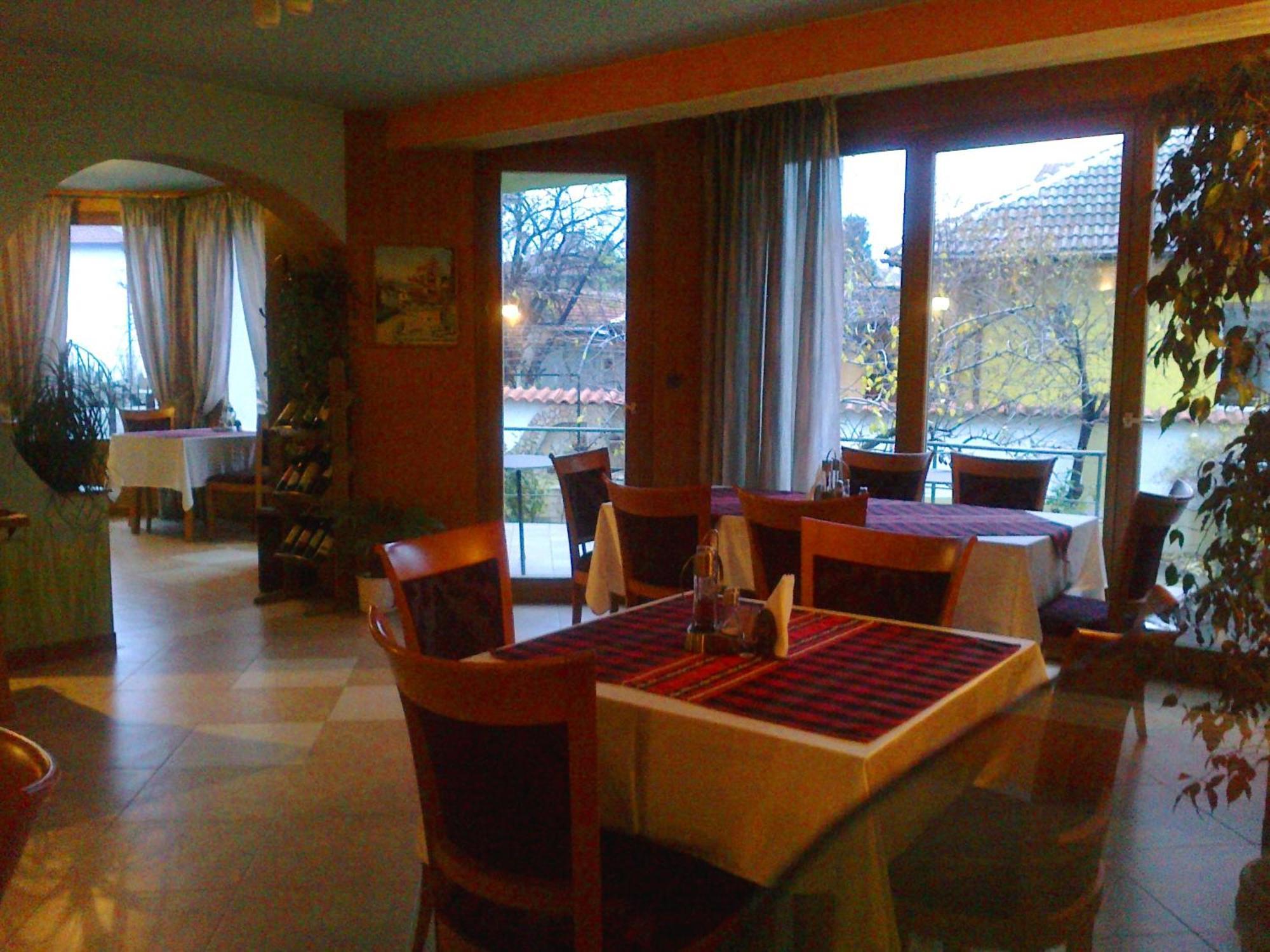 Family Hotel Sonata Samokov Eksteriør bilde