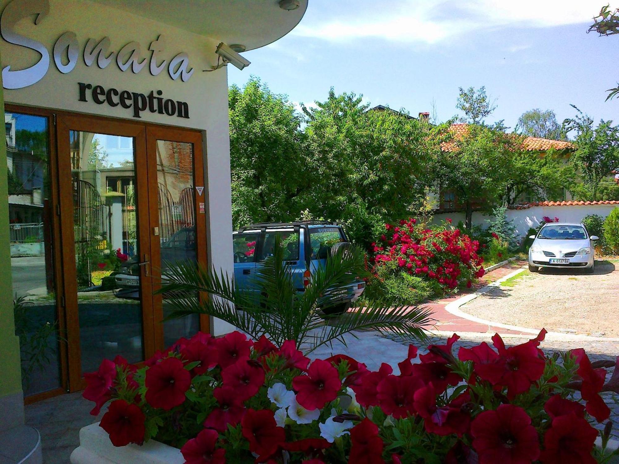 Family Hotel Sonata Samokov Eksteriør bilde