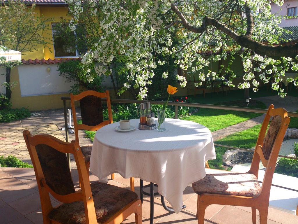 Family Hotel Sonata Samokov Eksteriør bilde