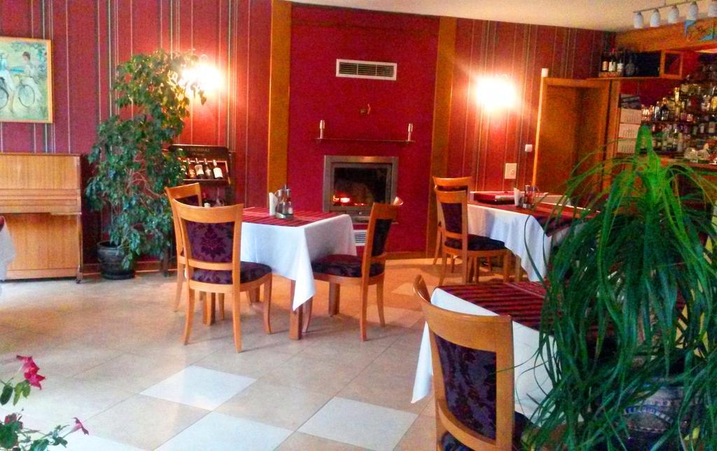 Family Hotel Sonata Samokov Eksteriør bilde