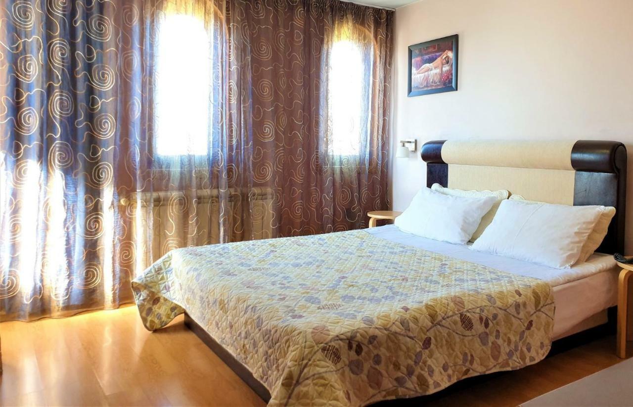 Family Hotel Sonata Samokov Eksteriør bilde